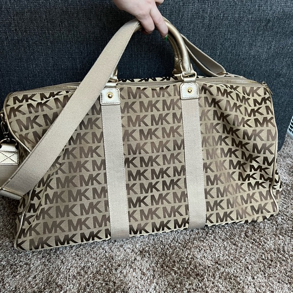 Michael Kors Weekender/Duffle - Picture 2 of 9